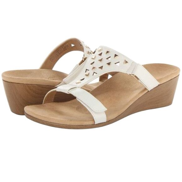 NWOB VIONIC Maggie Wedge Sandals White Patent Gold Studded Beach Comfort Sz 9 - Picture 1 of 15